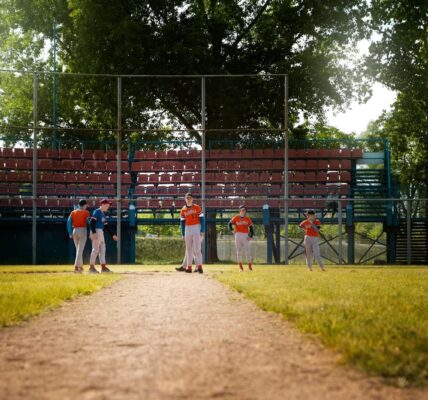 Baseball team on field